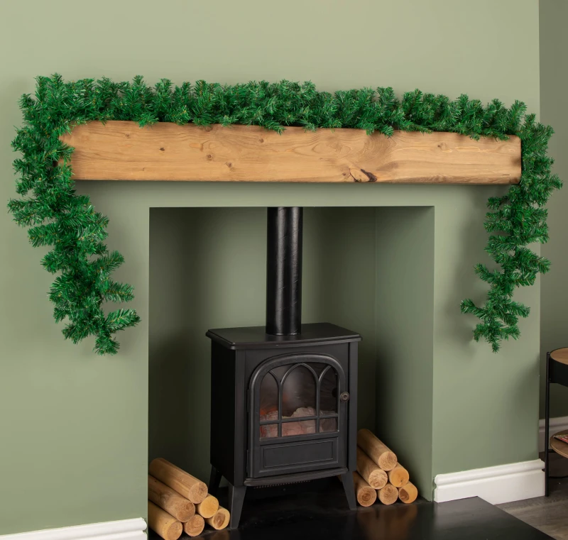 Image of 2.7m Plain Green Christmas Garland with 260 Tips