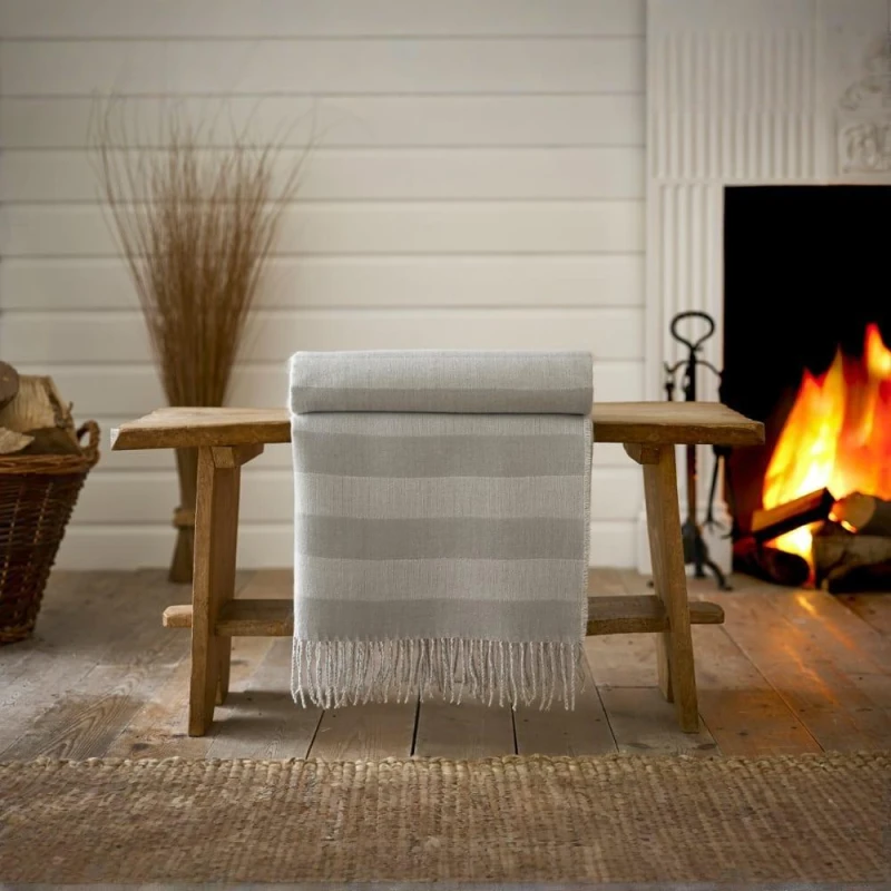 Image of The Lyndon Company Elgin Sofa Throw Cream/Grey unisex 130x160cm