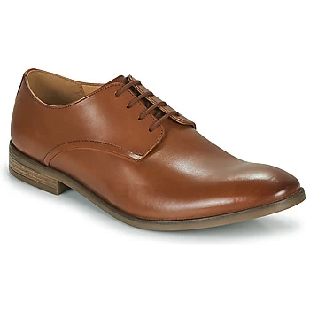 Image of Clarks STANFORD WALK mens Casual Shoes in Brown