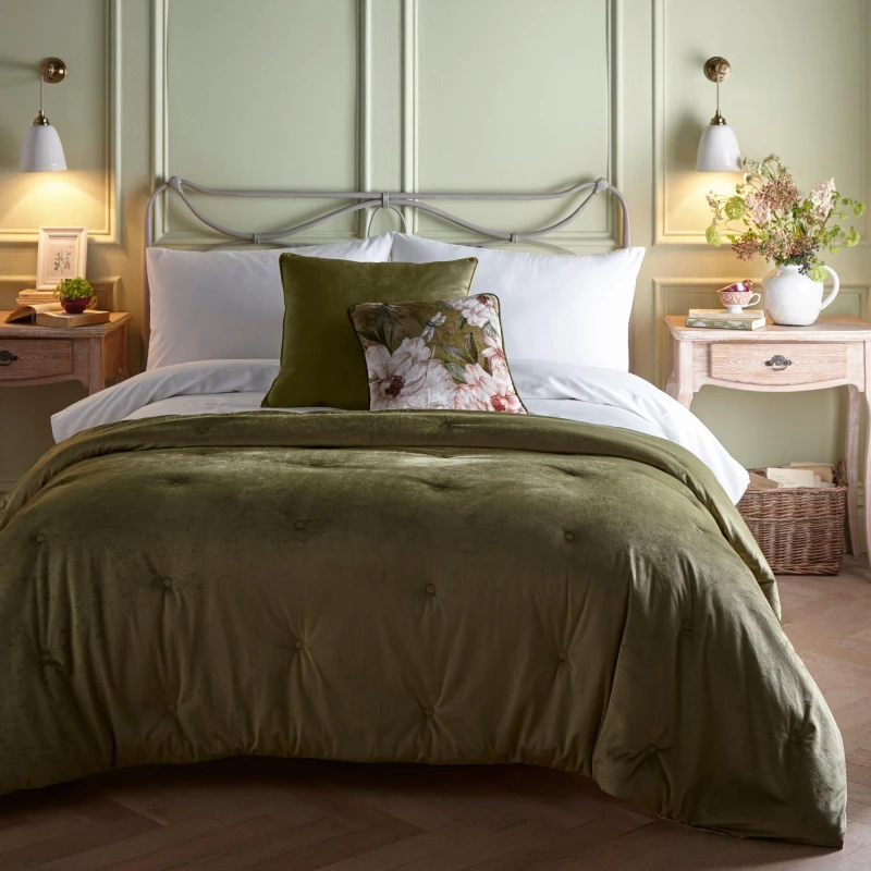 Image of Appletree Austell Quilted Velvet Bedspread in Olive Olive unisex 150x220cm