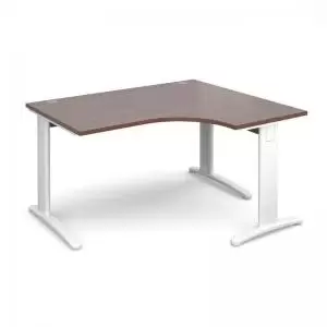 Image of TR10 deluxe right hand ergonomic desk 1400mm - white frame and walnut
