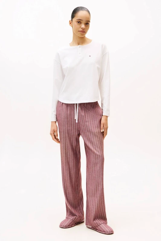 Image of Tommy Hilfiger Womens Ess. Sleep Gift LS Flannel Tee Set w. Slipper Ecru/Rouge Size: Medium Multicolor Female M