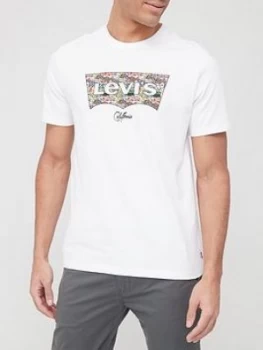Image of Levis Housemark Batwing T-Shirt - White, Size S, Men
