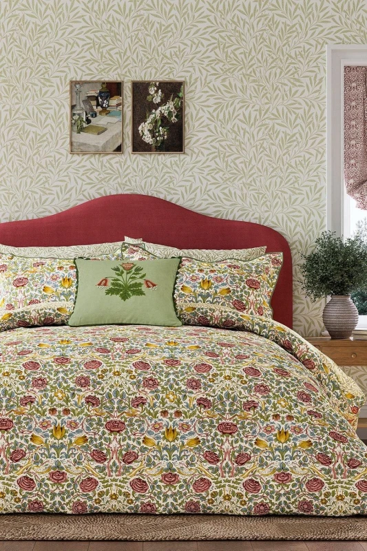 Image of Morris & Co Morris & Co 'Rose' Cotton Duvet Cover Set Size: King Multi King Unisex 5016709687133
