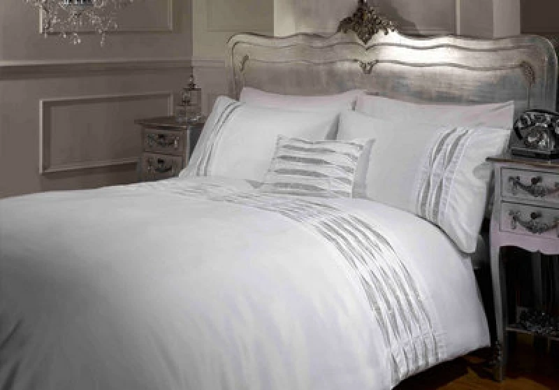 Image of Rapport Home Crystal Polycotton Duvet Cover Set with Pillowcase in White Size: Single White Unisex Single