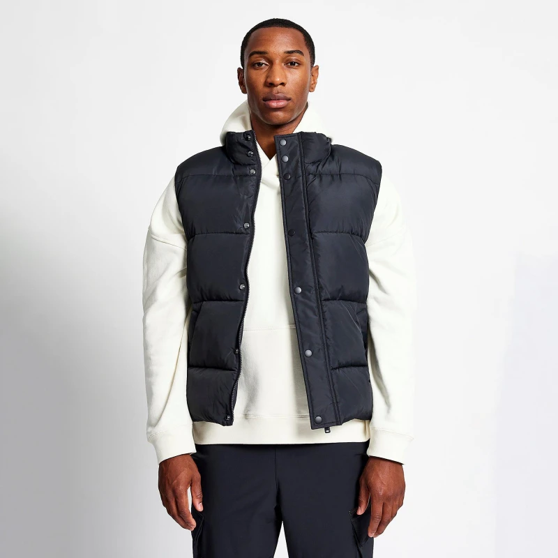 Image of Madison Barclay Coney Quilted Vest - Black XS