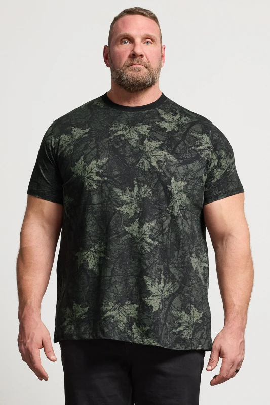 Image of BadRhino BadRhino Men Camouflage Leaf Print T-Shirt in Green Size: X-Large Green XL Male 5063589044266