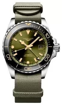 Image of LONGINES L37904062 HydroConquest GMT (41mm) Sunray Green / Watch