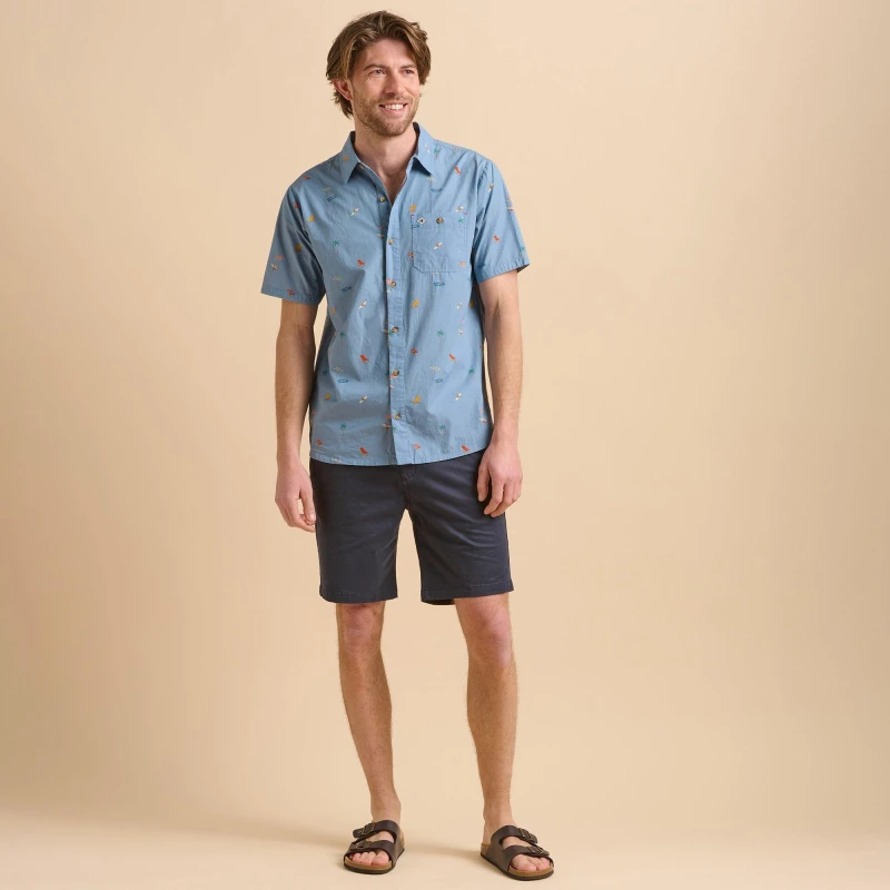 Image of Brakeburn Brakeburn Men Beach Shirt in Blue Size: Medium Blue M Male 5052414917202
