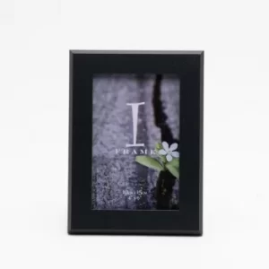 Image of iFrame Thick Wood Effect Photo Frame 4" x 6"