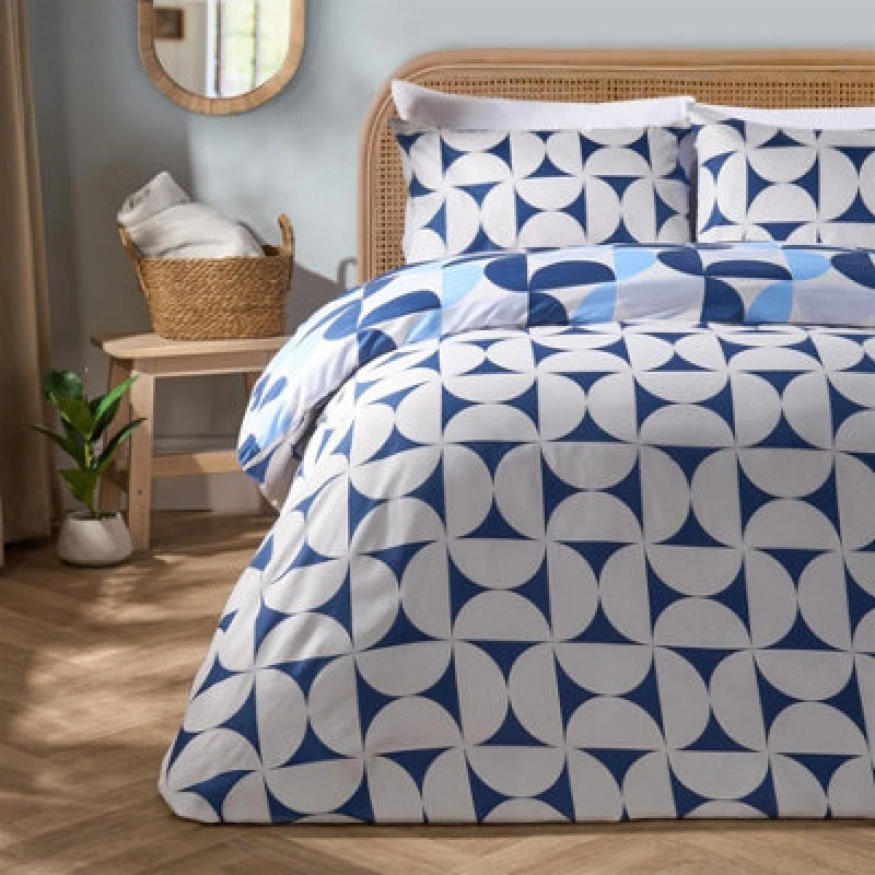 Image of OHS OHS Moroccan Abstract Microfibre Duvet Cover with Pillowcase Bedding Set in Navy Size: Double Navy Double Unisex 5027434220991