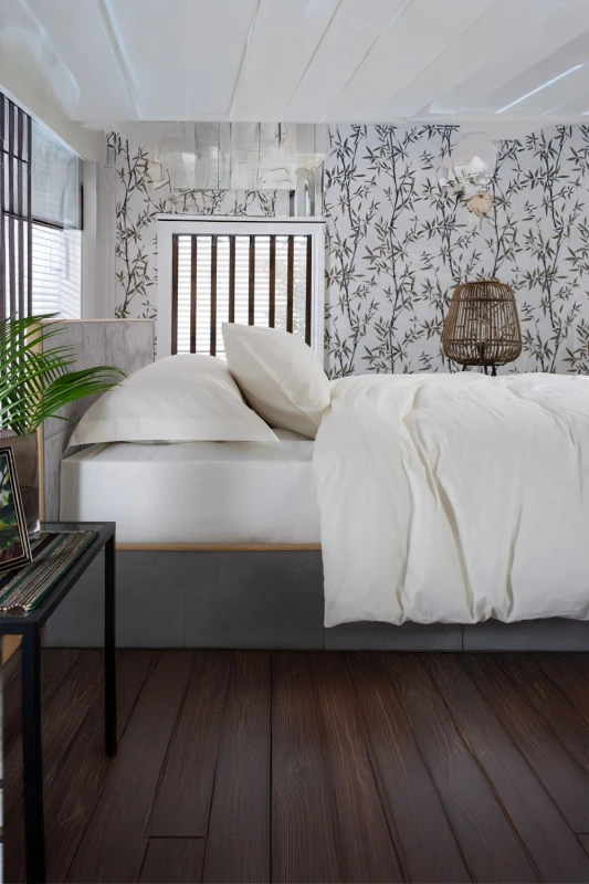 Image of The Lyndon Company The Lyndon Company Luxury 200 Thread Count 100% Cotton Fitted Sheets in Ecru Size: Double Fitted Ecru Double Fitted Unisex 505499