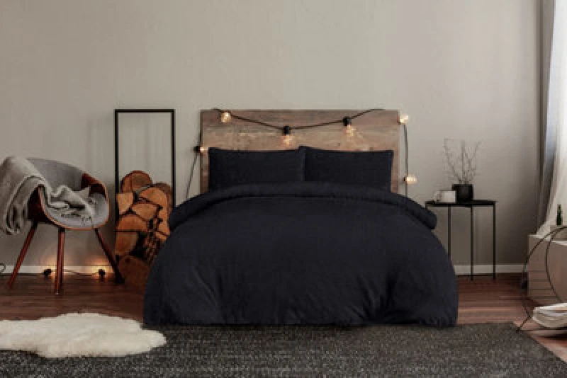 Image of Smart Living Smart Living Luxury Super Soft & Reversible Waffle Teddy Fleece Duvet Set in Black Size: Super King Black Super King Unisex 06570393163