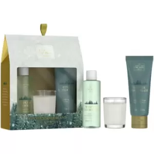 Image of Scottish Fine Soaps Winter Wonderland Cosy Night Pack Gift Set Cinnamon, Dried Fruits and Vanilla