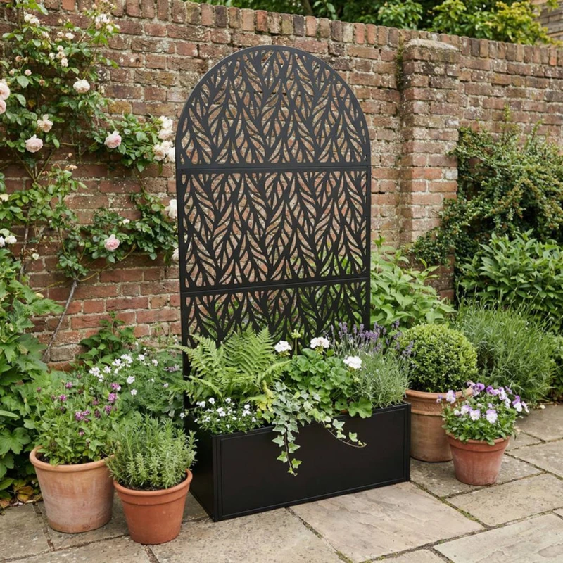 Image of Scottish Everlastings Ltd 186x90cm Metal Planter with Curved Screen Black Size: 186x90cm Black Unisex 186x90 cm