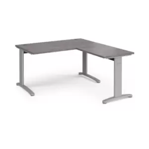 Image of Dams TR10 desk 1400mm x 800mm with 800mm return desk - silver frame, grey oak to