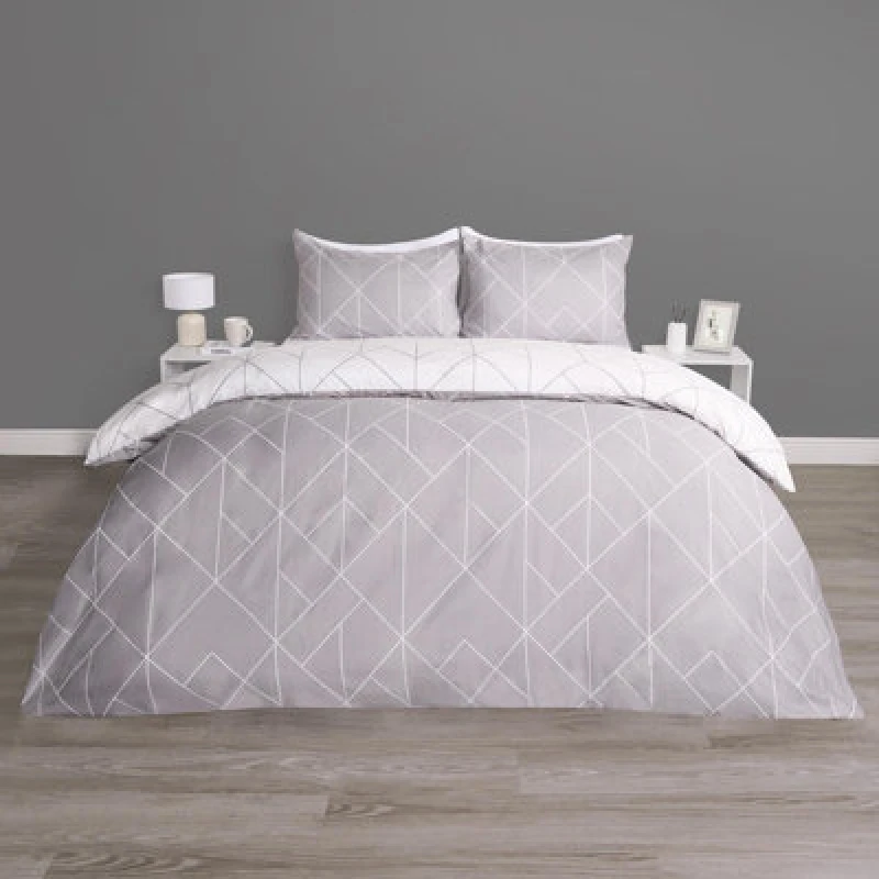 Image of OHS OHS Geometric Reversible Bedding Set Soft Duvet Cover with Pillowcase in Light Grey Size: Super King Light Grey Super King Unisex 5027434200207