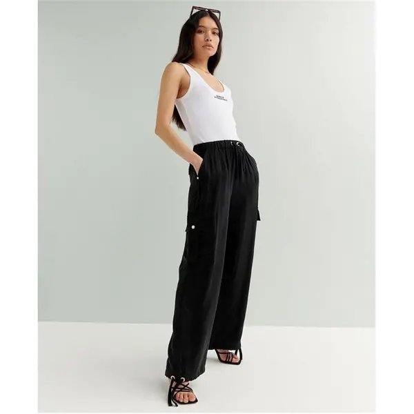 Image of Barbour International Williams Parachute Trousers - Black 10