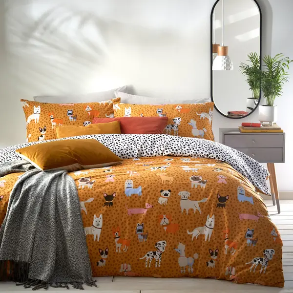 Image of furn. Woofers Reversible Duvet Cover and Pillowcase Set Yellow
