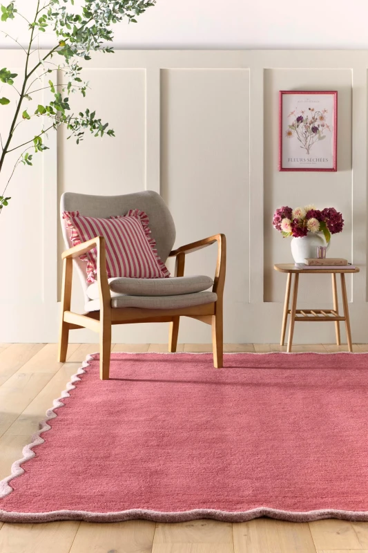 Image of Origins Scalloped Elsie Hand-Tufted Woollen Rug Red/Lilac - Origins - Size: 200X290 Red/Lilac 200X290 WB92906