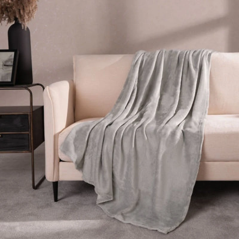 Image of OHS OHS Ultra Soft Flannel Fleece Throw Blanket in Dark Grey Size: 120cm x 150cm Dark Grey 120cm x 150cm Unisex 5027434145881