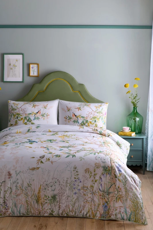 Image of Appletree 'Arianna' 100% Cotton Country Garden Print Duvet Cover Set in Natural Size: Double Natural Unisex Double
