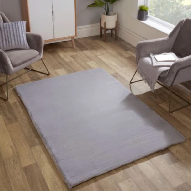 Image of The Linen Consultancy The Linen Consultancy TLC 5 Star Hotel Concept Luxury Faux Fur Silver Rug Size: 80cm x 150cm Silver 80cm x 150cm Unisex 505559