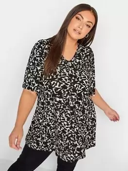 Image of Yours Pleat Swing Angel Sleeve Top Mono Silhouette, Black, Size 34-36, Women