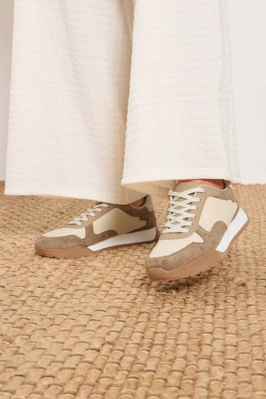 Image of Yours Womens Panelled Runner Trainers In Extra Wide EEE Fit in Natural Size: 5EEE Natural Female 5EEE