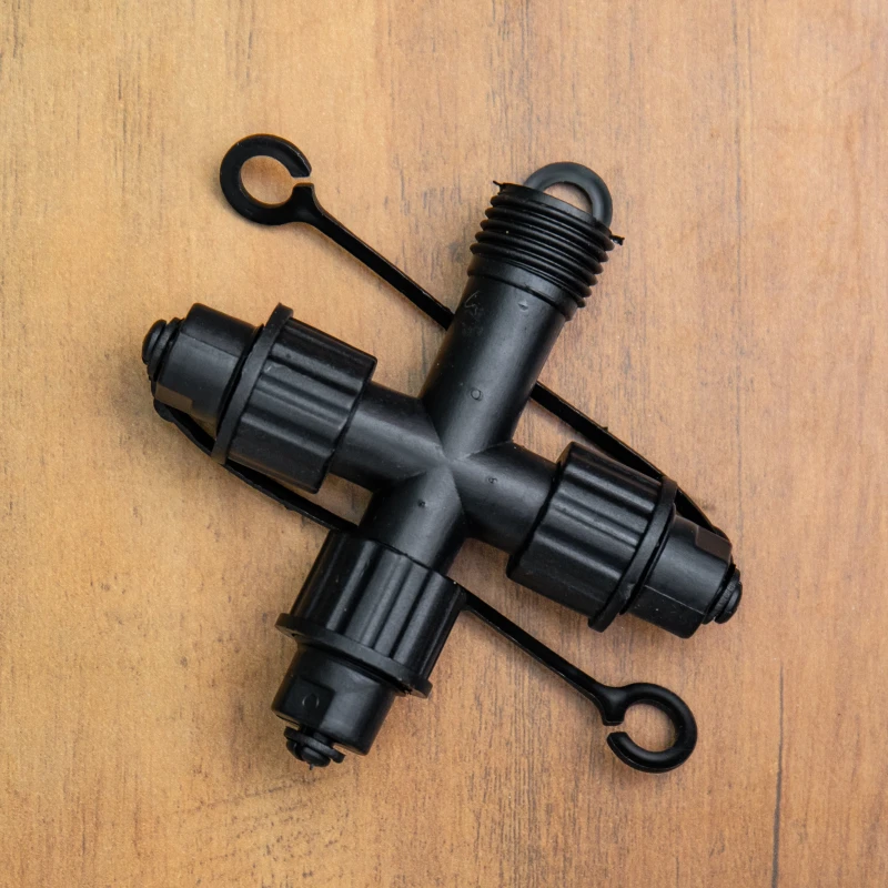 Image of 9cm x 10cm Black Plastic 3 Way Connector Max for Connectable String Lights
