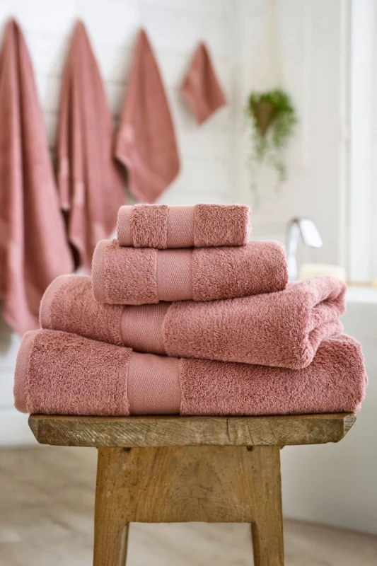 Image of Deyongs Egyptian Embrace Towels - Egyptian Cotton Fluffy, Soft & Absorbent in Rose Rose Unisex