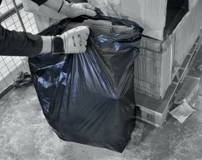 Image of Value Refuse Sacks Medium Duty 90 Litre Black (200 Pack) EW/BAG