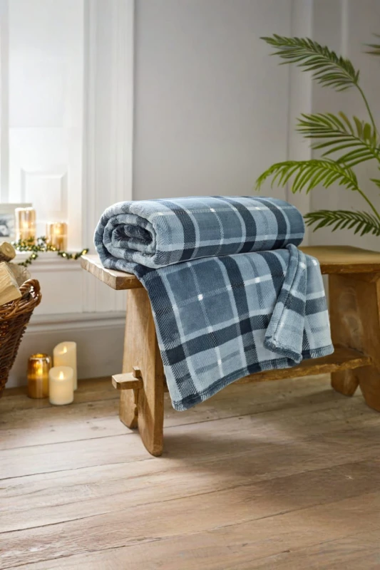 Image of The Lyndon Company The Lyndon Company Pheasant Check Throw Navy - 140 x 180cm Plush Blanket Size: 140cm x 180cm Navy 140cm x 180cm Unisex 5054990140