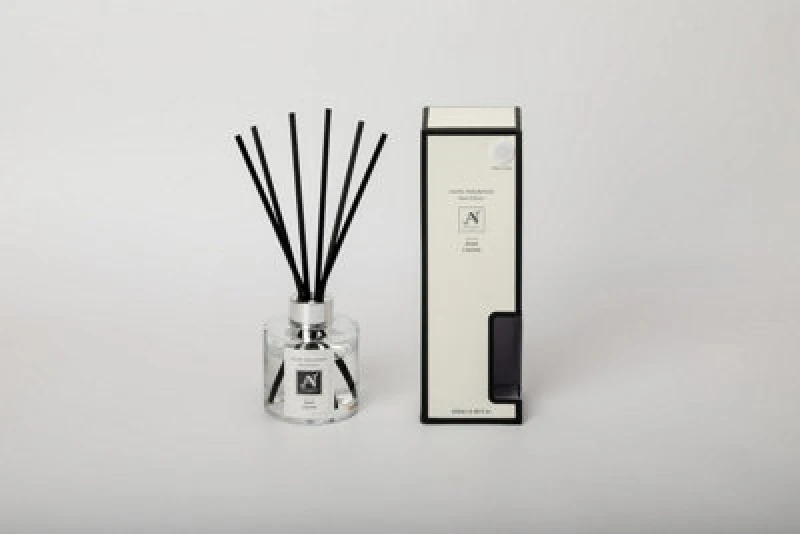 Image of Disney Winnie The Pooh 100 Acre Wood Candle Honey Tree 213G (1-Wick) - Diswtpc002Wo