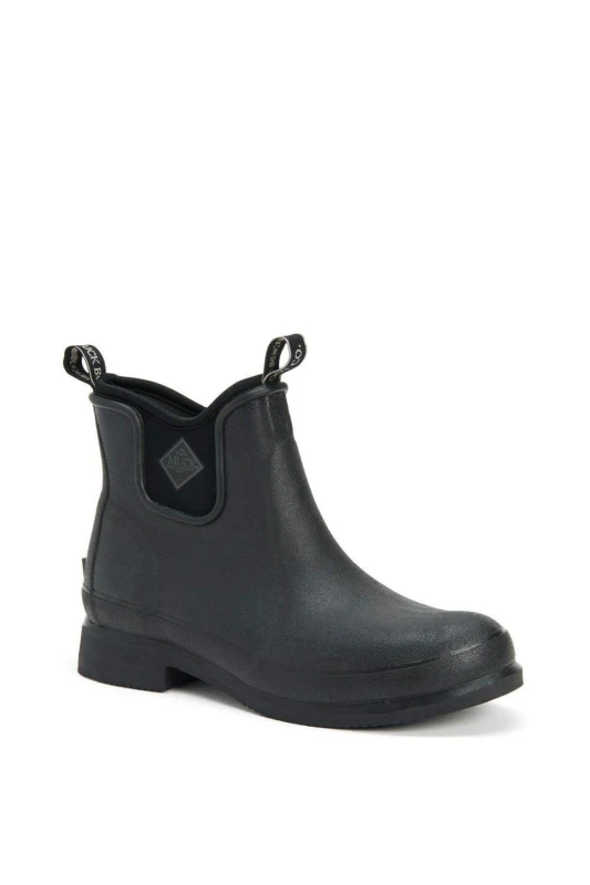 Image of Muck Boots Muck Boots Wear Stable Yard Boot in Black Size: 9 Black 9 Unisex 0193715595104