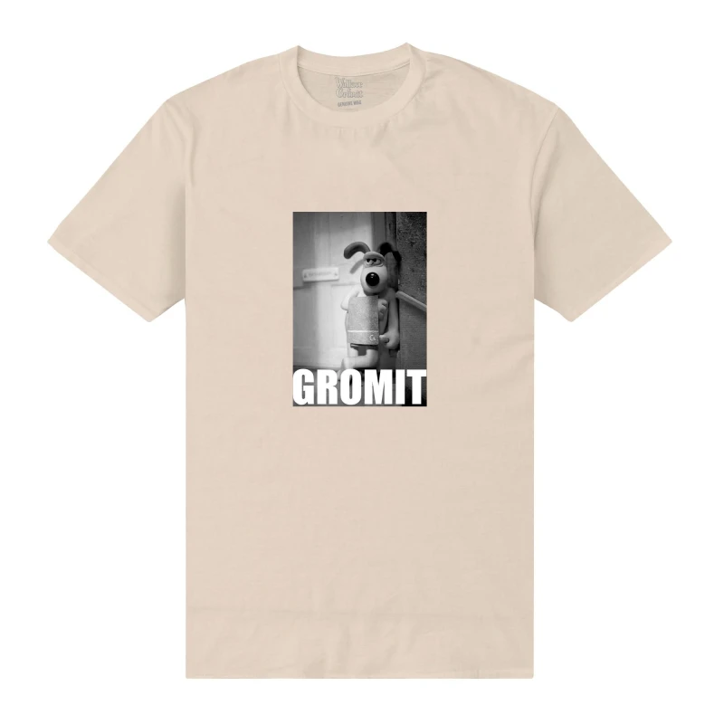 Image of Wallace & Gromit Mens Photograph T-Shirt in Light Sand Size: Small Light Sand Male S