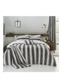 Image of By Caprice Caprice Mae Faux Fur Duvet Set - Sk