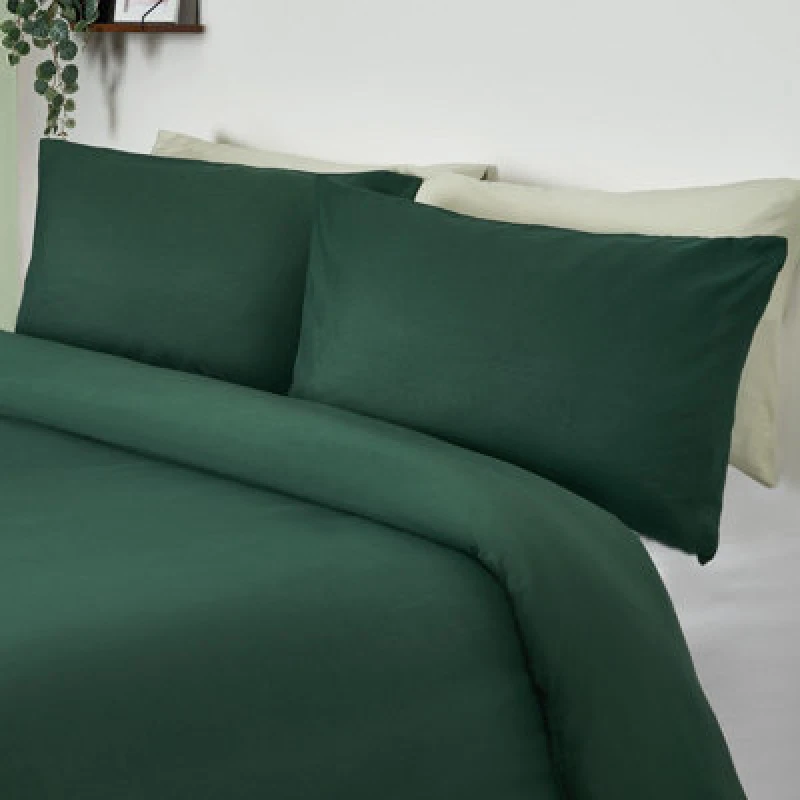 Image of OHS OHS 2 Pack Soft Microfibre Wrinkle Resistant Housewife Pillowcases in Dark Green Size: Standard Pillow Case Dark Green Standard Pillow Case Unis