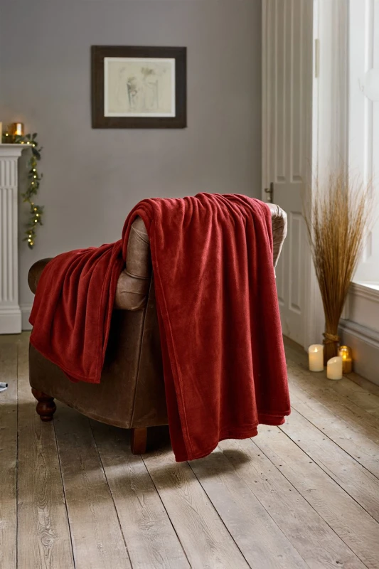 Image of Deyongs Deyongs "The Big One" Ultra-Soft Large Plush Throw - 230x270cm Oversized Fleece Blanket in Wine Size: 230cm x 270cm Wine 230cm x 270cm Unise