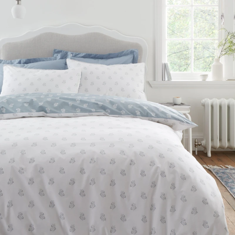 Image of Bianca Esme Floral 200TC Reversible Duvet Cover Set White / Blue unisex Double