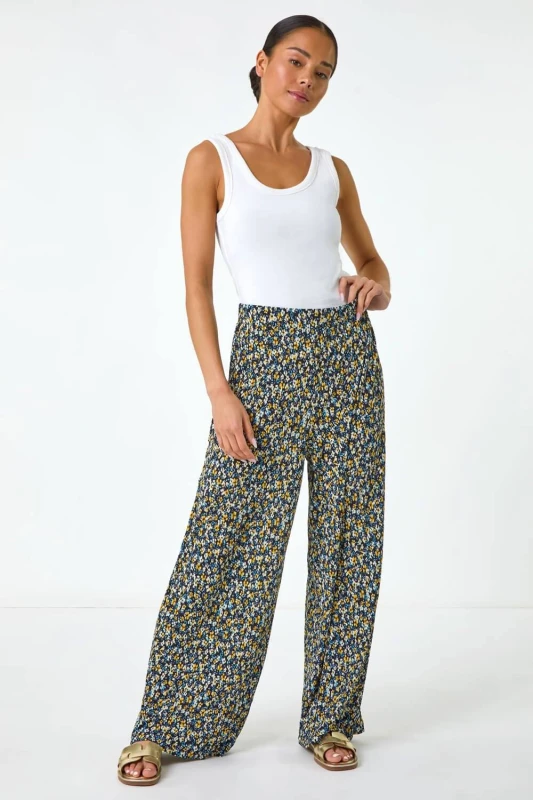 Image of Roman Womens Petite Ditsy Crinkle Trouser in Black Size: 14 Black Female 14