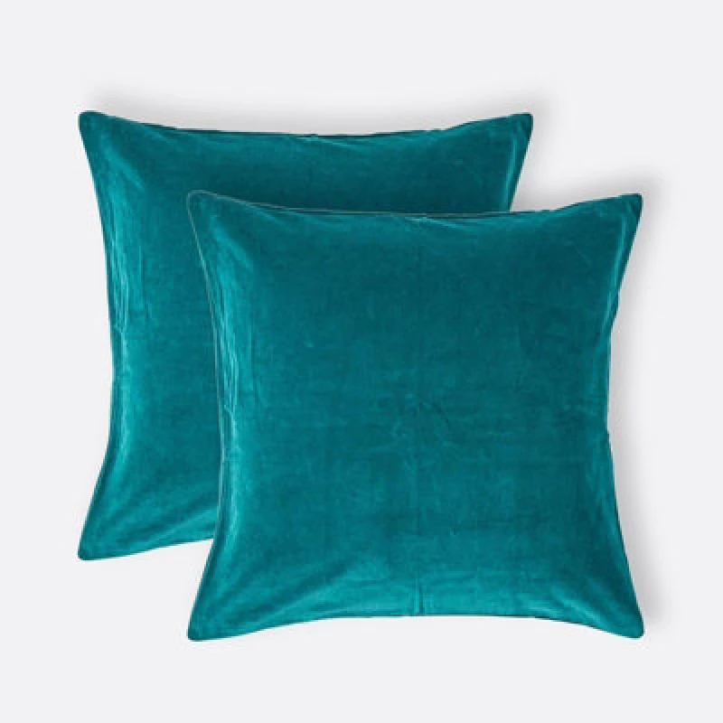 Image of Homescapes Set of 2 Velvet Cushion Covers Emerald