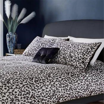 Image of Biba Cheetah Velvet Pillowcase - Nude Black