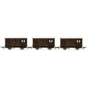 Image of Hornby Horse Boxes Three Pack GWR Era 3 Model Train