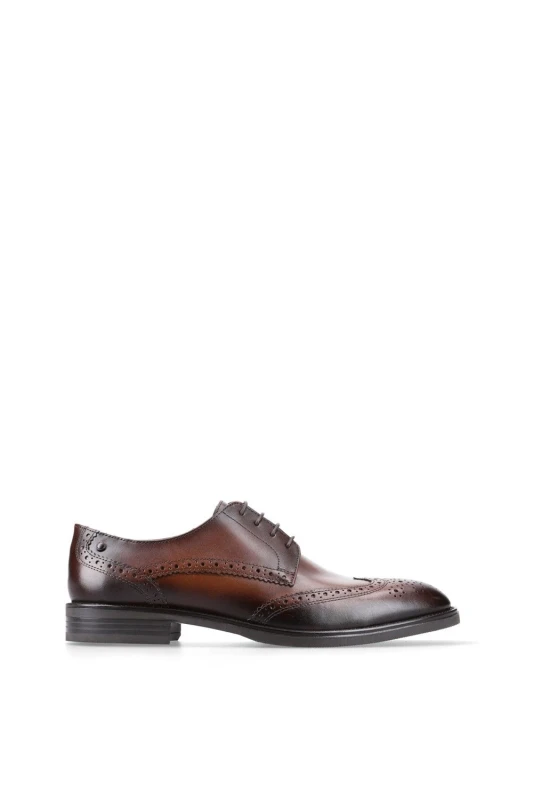Image of Base London Base London Men Pocket Brogue Shoe in Brown Size: 7 Brown 7 Male 5063294195352