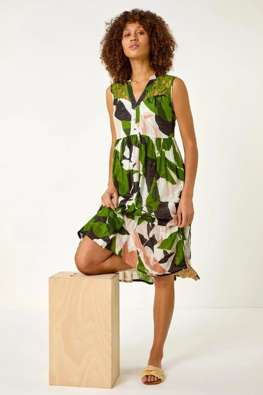Image of Roman Leaf Print Tiered Smock Midi Dress Green