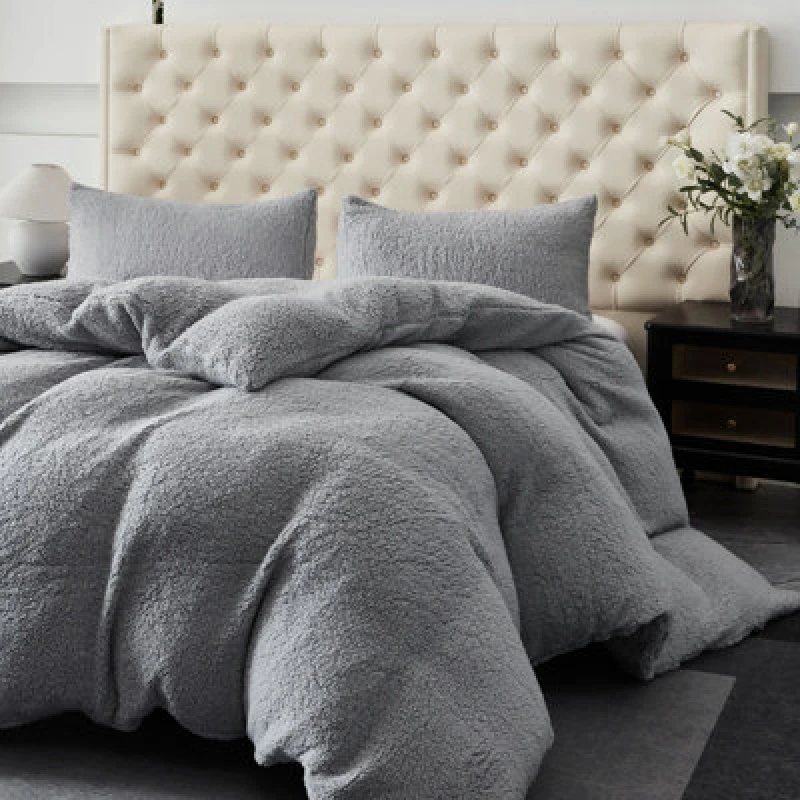 Image of Ezysleep Ezysleep Winter Warm Soft Teddy Fleece Duvet Set in Silver Size: Double Silver Double Unisex 0721545366511