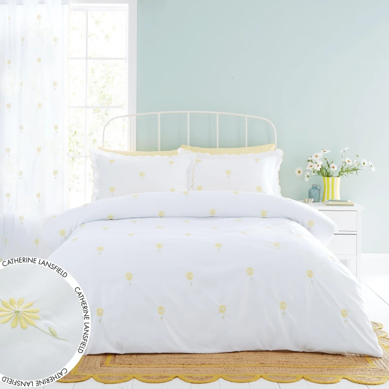 Image of Catherine Lansfield Lorna Embroide Daisy Duvet Cover Set Duvet Covers Single White 42943201010