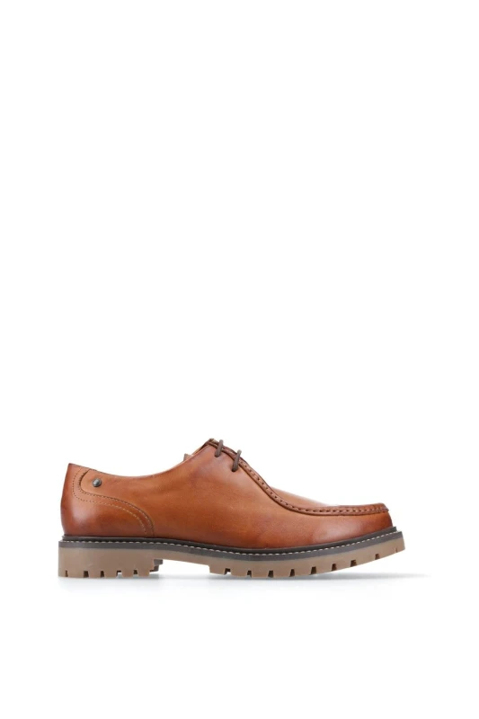 Image of Base London Base London Men Carbon Wallabe in Tan Size: 10 Tan 10 Male 5063294204504