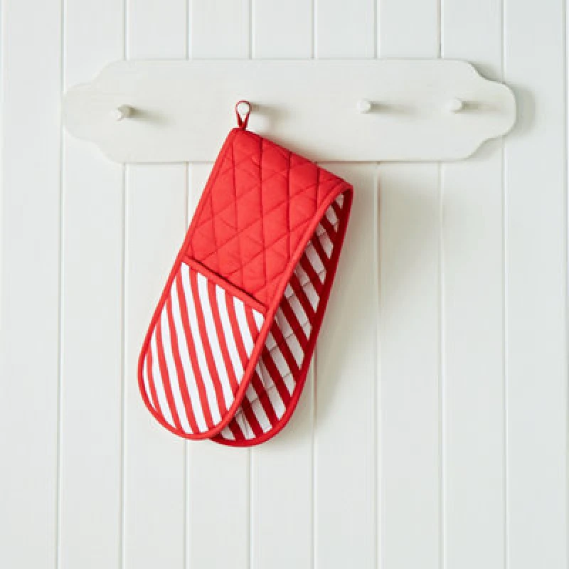 Image of Catherine Lansfield Christmas Candy Cane Oven Glove Red